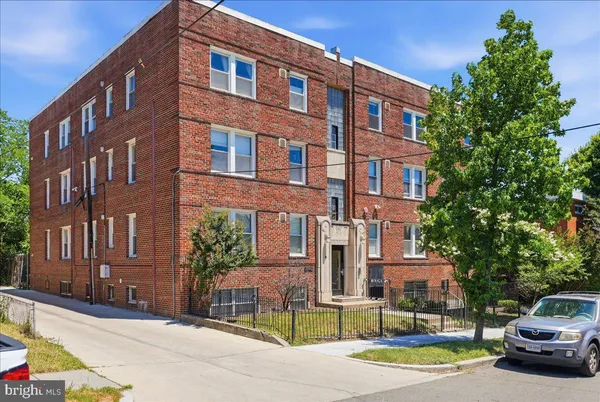 $179,900 | 1380 Bryant Street Northeast, Unit 104, Washington, DC 20018