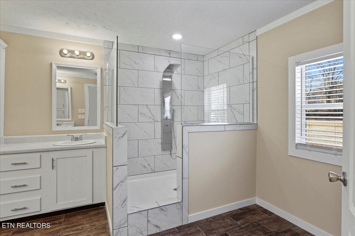 2831 Wayland Road Knoxville, TN 37914 - Photo 12 of 37 Master Bathroom 2