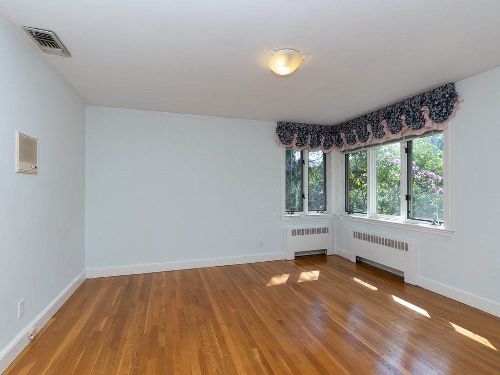 103 Rosalie Road Newton, MA 02459 - Photo 23 of 37 Gallery Image 23