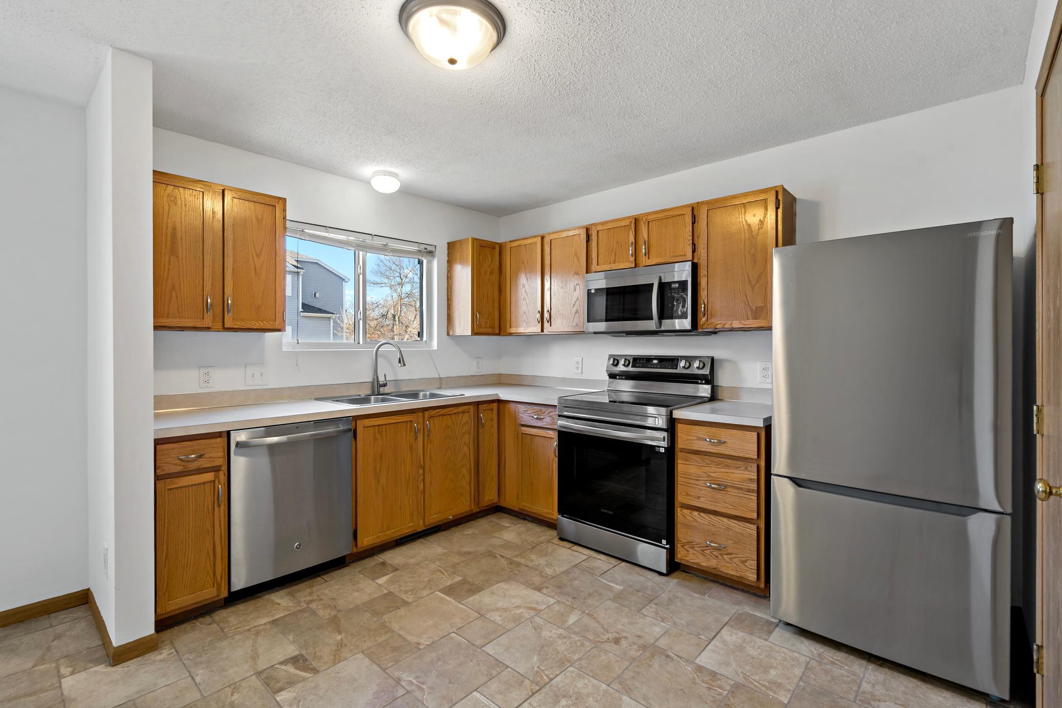 9101 Terra Verde Trail Eden Prairie, MN 55347 - Photo 11 of 29