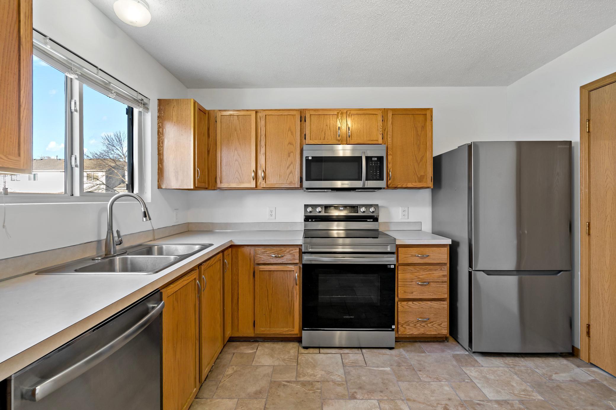 9101 Terra Verde Trail Eden Prairie, MN 55347 - Photo 13 of 29