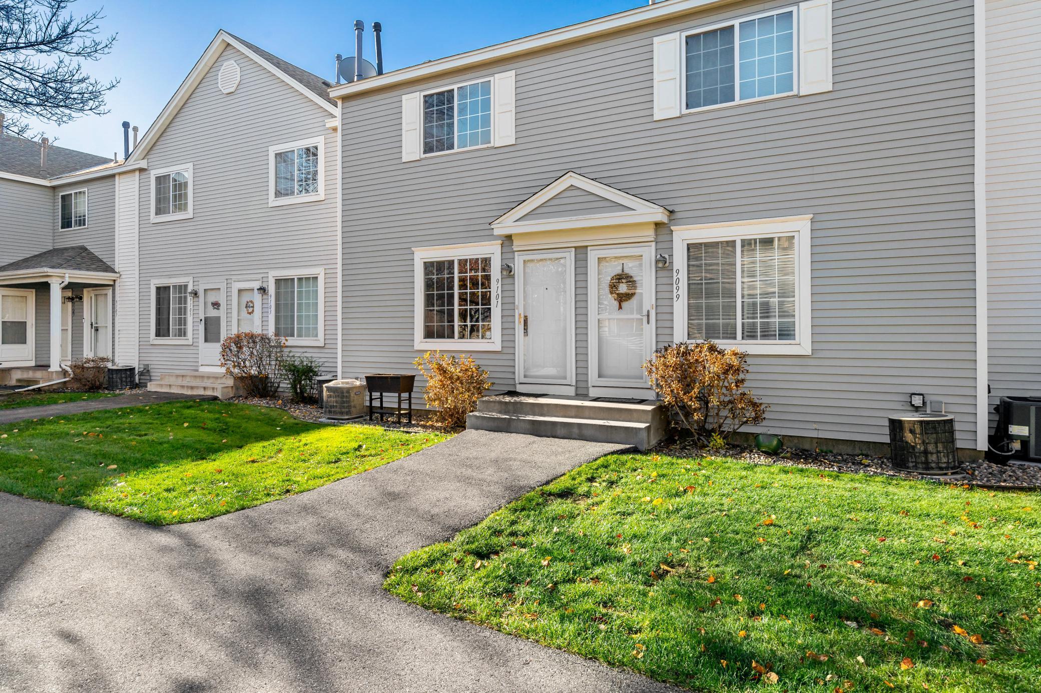 9101 Terra Verde Trail Eden Prairie, MN 55347 - Photo 3 of 29