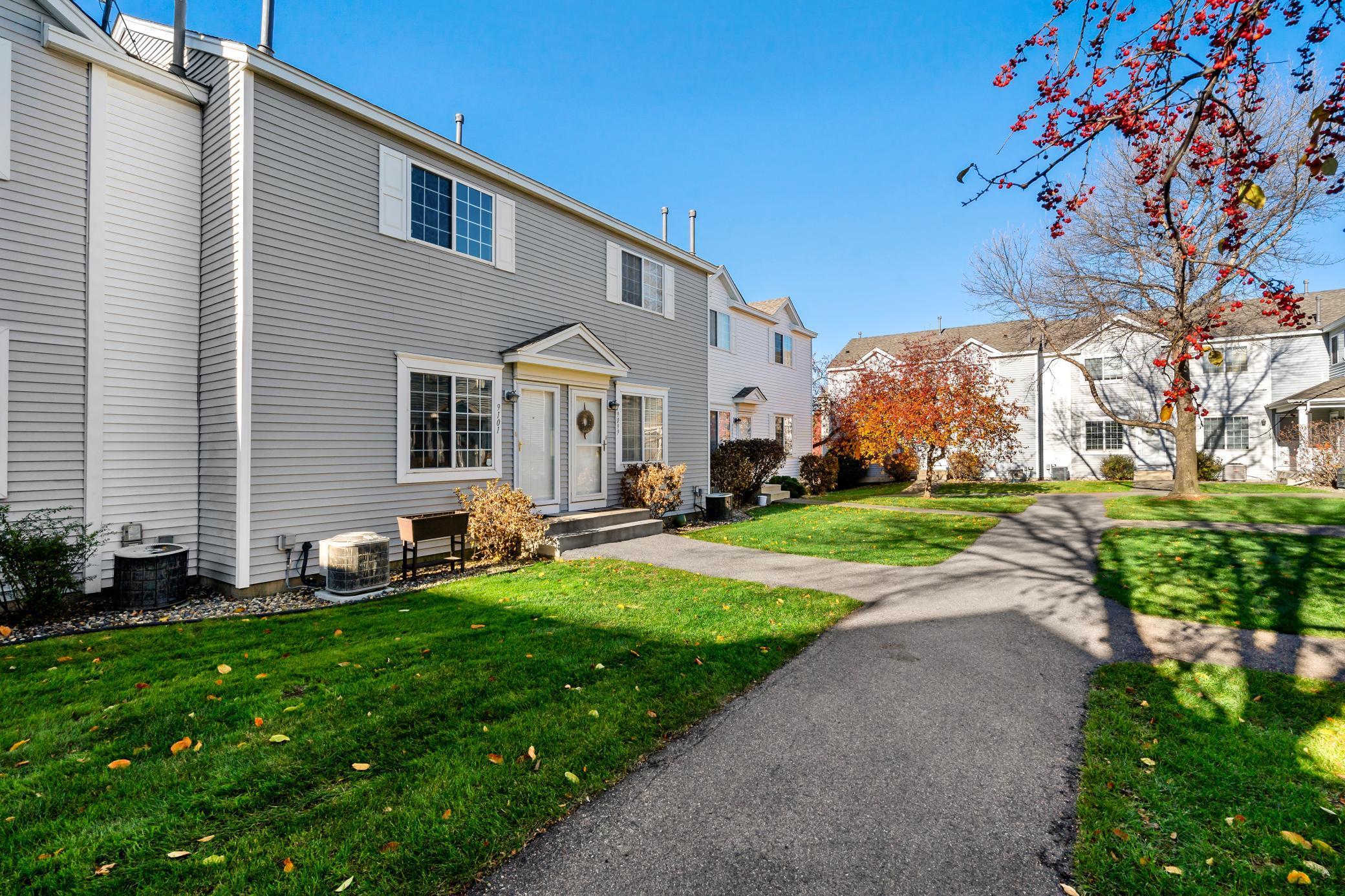 9101 Terra Verde Trail Eden Prairie, MN 55347 - Photo 4 of 29