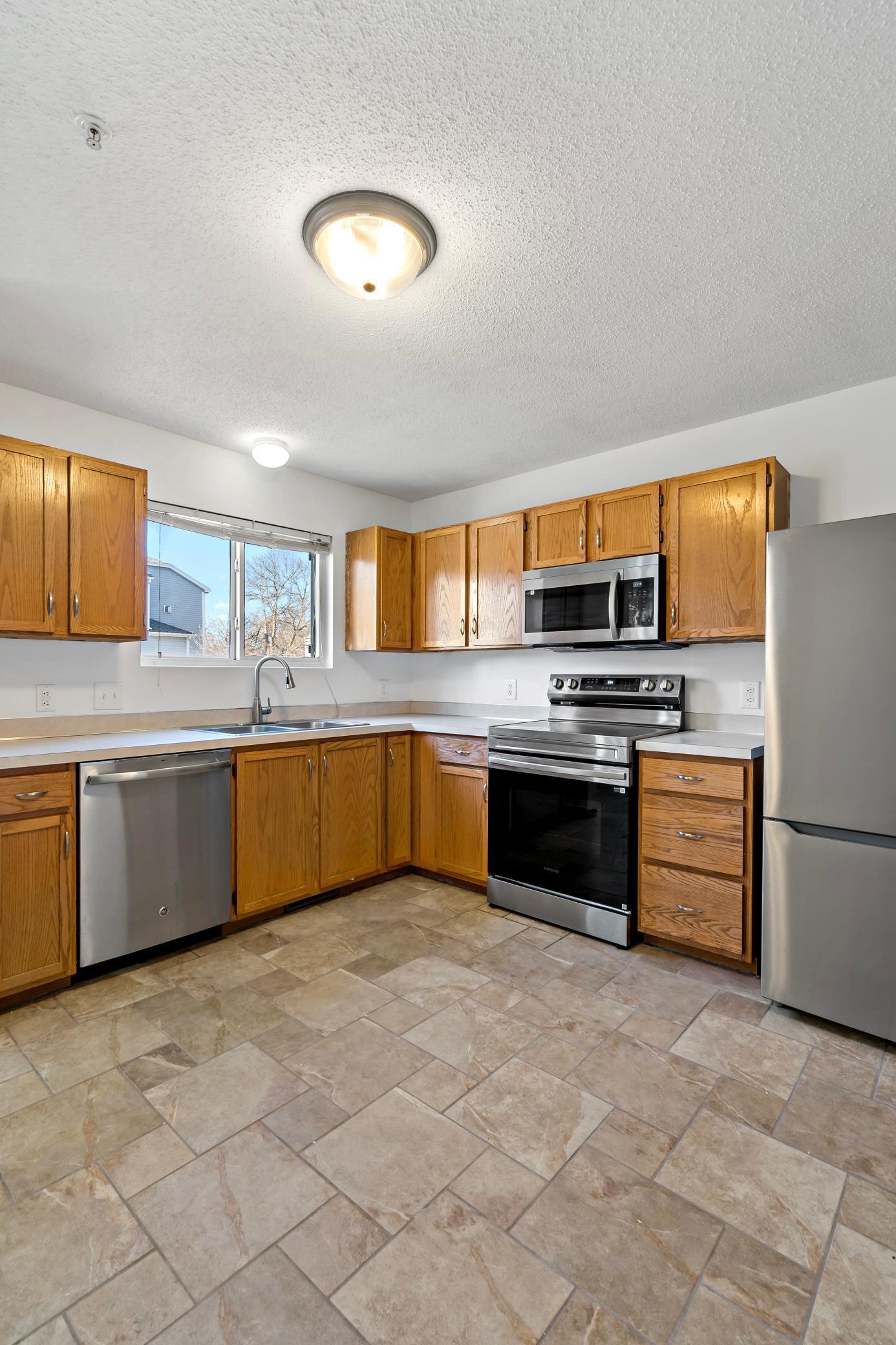 9101 Terra Verde Trail Eden Prairie, MN 55347 - Photo 10 of 29