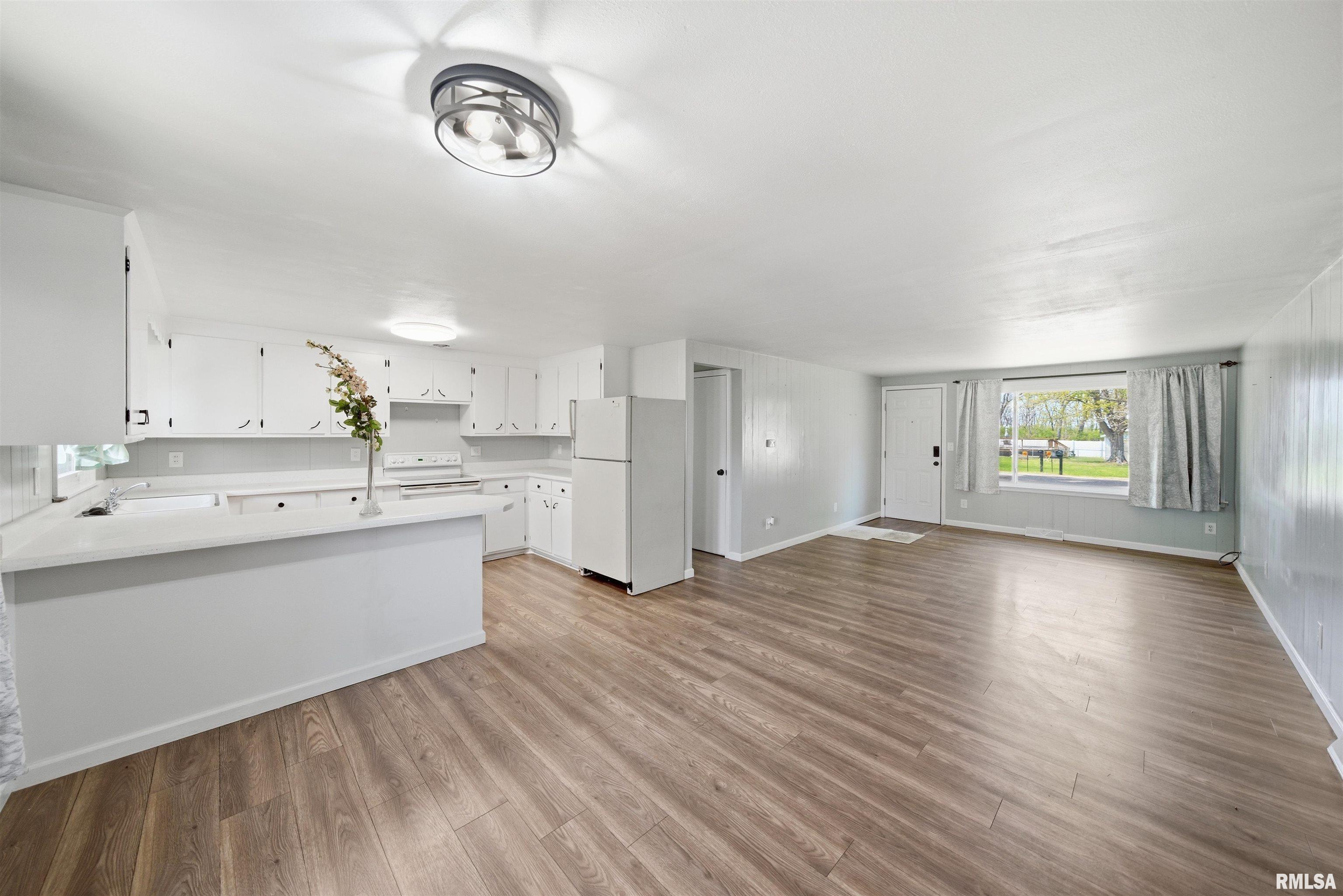 3859 Norwood Road Manito, IL 61546 - Photo 6 of 29