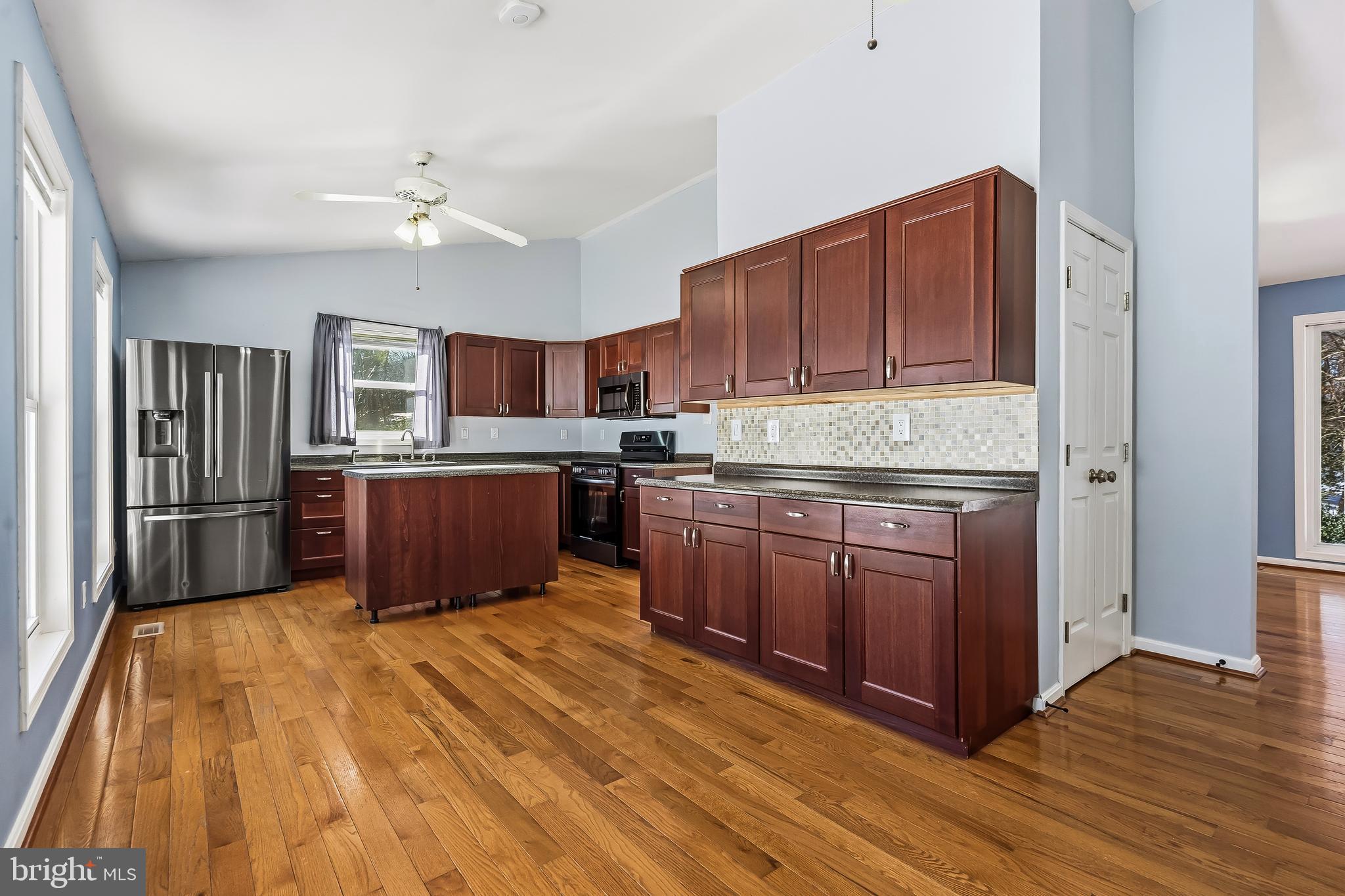 1574 Courthouse Road Stafford, VA 22554 - Photo 11 of 49 Kitchen with Breakfast Area