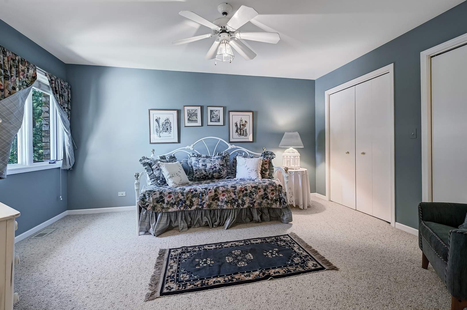 34 Pin Oak Court Burr Ridge, IL 60527 - Photo 13 of 36 Gallery Image 13