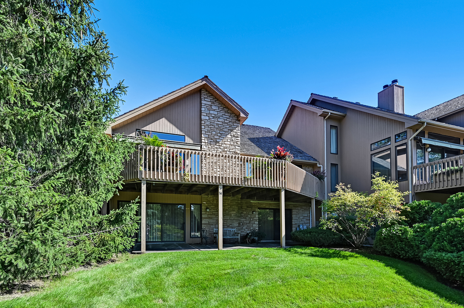 34 Pin Oak Court Burr Ridge, IL 60527 - Photo 25 of 36 Gallery Image 25