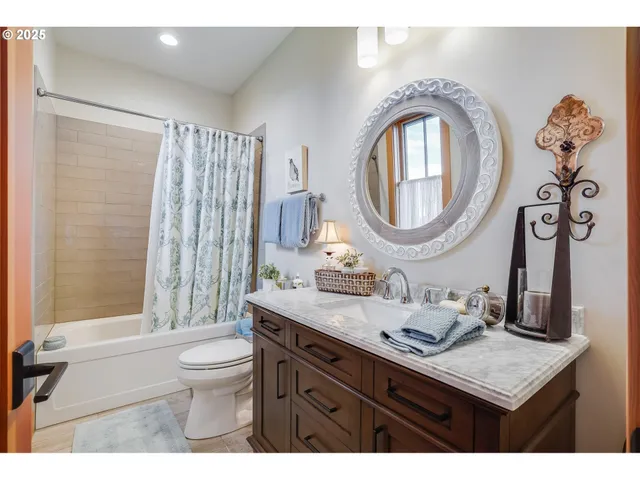 $1,295,000 | 16985 South Spangler Road, Beavercreek, OR 97004