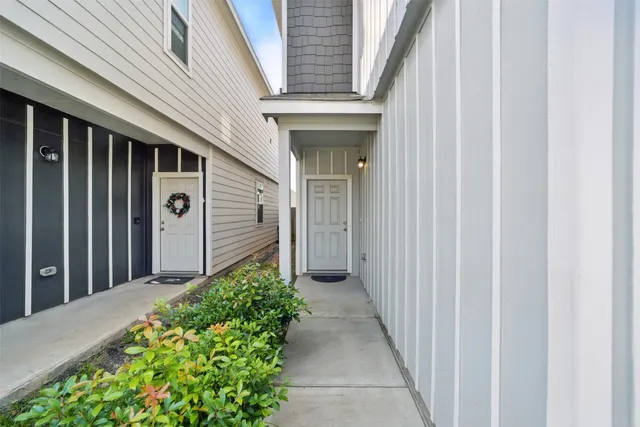 a view of a pathway of a house