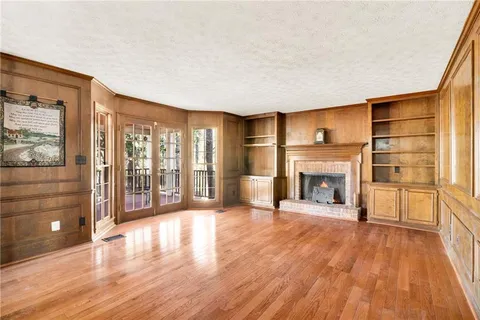 $695,000 | 560 Park Lane Southeast, Marietta, GA 30067