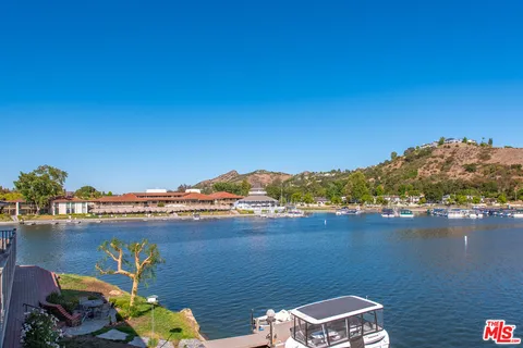 $5,500,000 | 3704 Capstan Circle, Westlake Village, CA 91361
