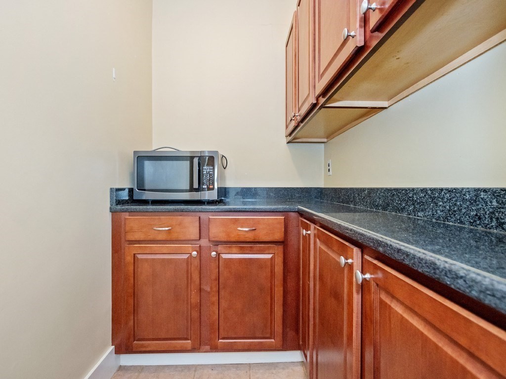 162 Myrtle Street, Unit 1 Waltham, MA 02453 - Photo 13 of 38