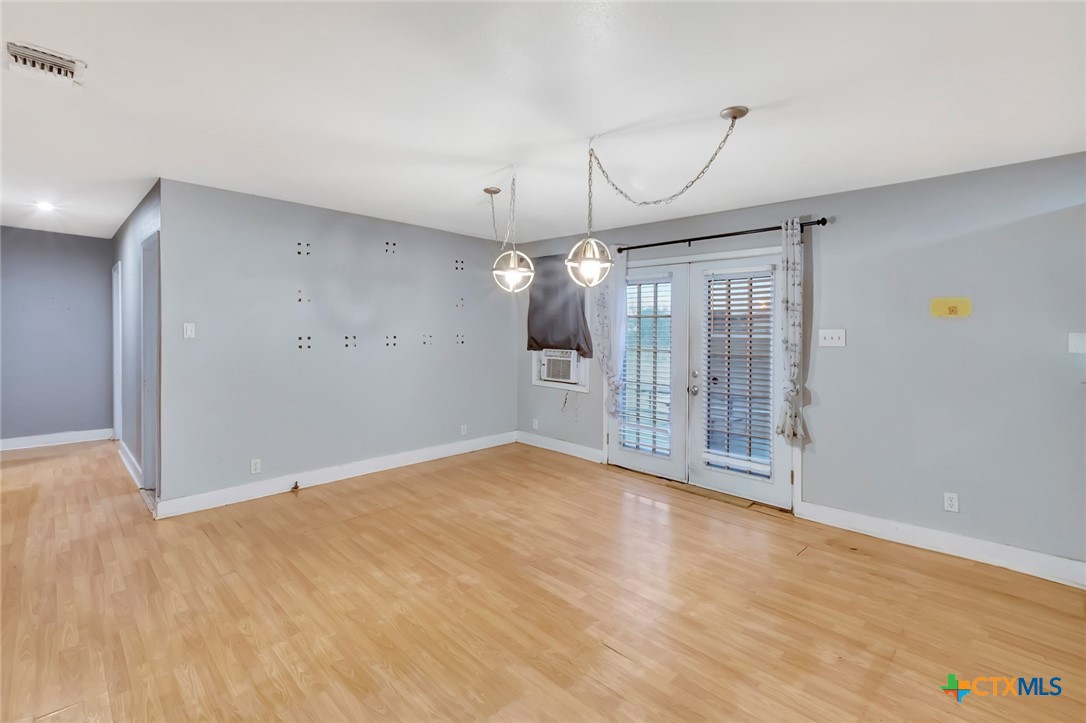 4002 Callis Street Victoria, TX 77901 - Photo 11 of 27