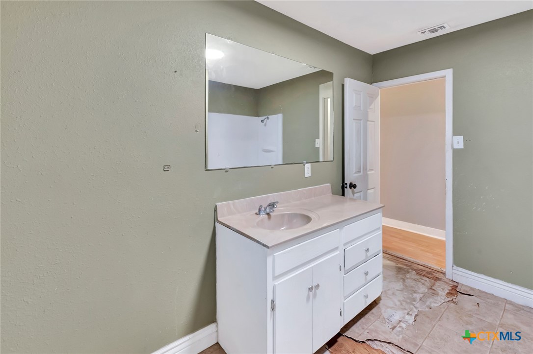 4002 Callis Street Victoria, TX 77901 - Photo 17 of 27