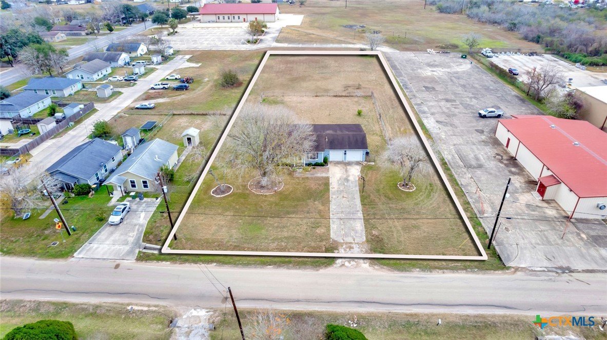 4002 Callis Street Victoria, TX 77901 - Photo 3 of 27