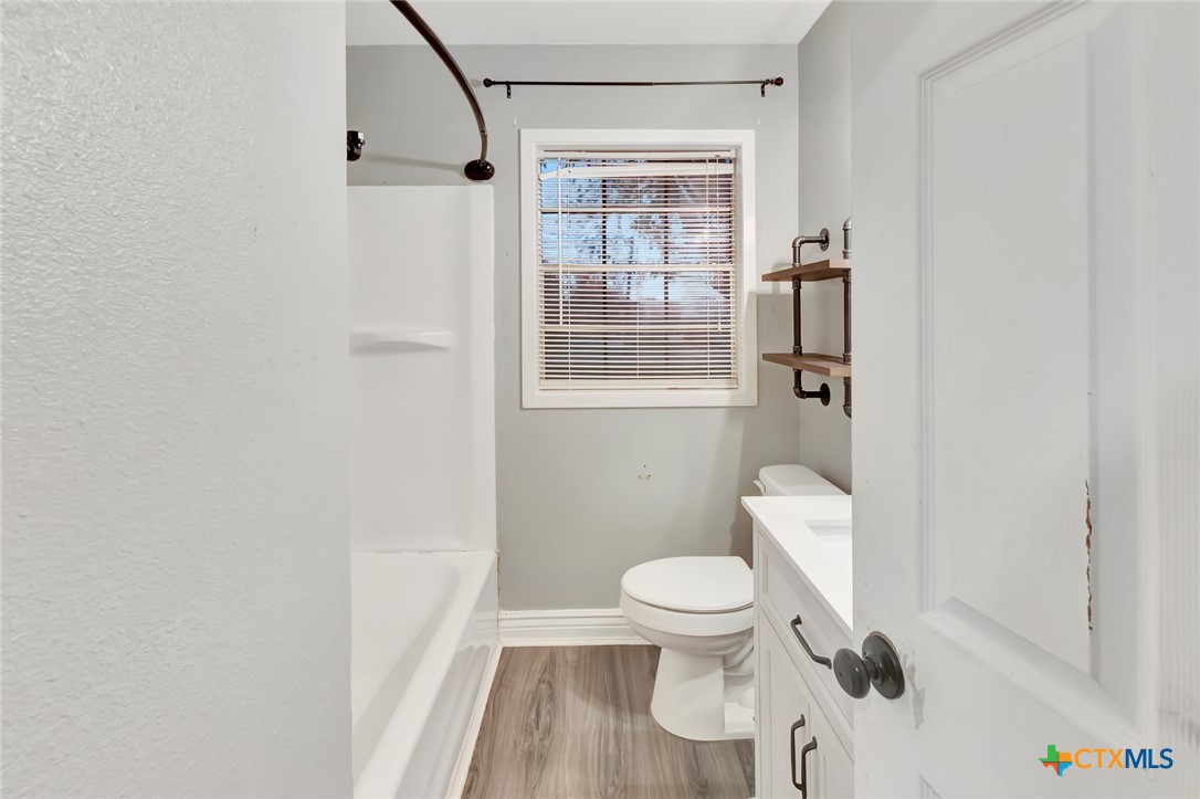 4002 Callis Street Victoria, TX 77901 - Photo 7 of 27