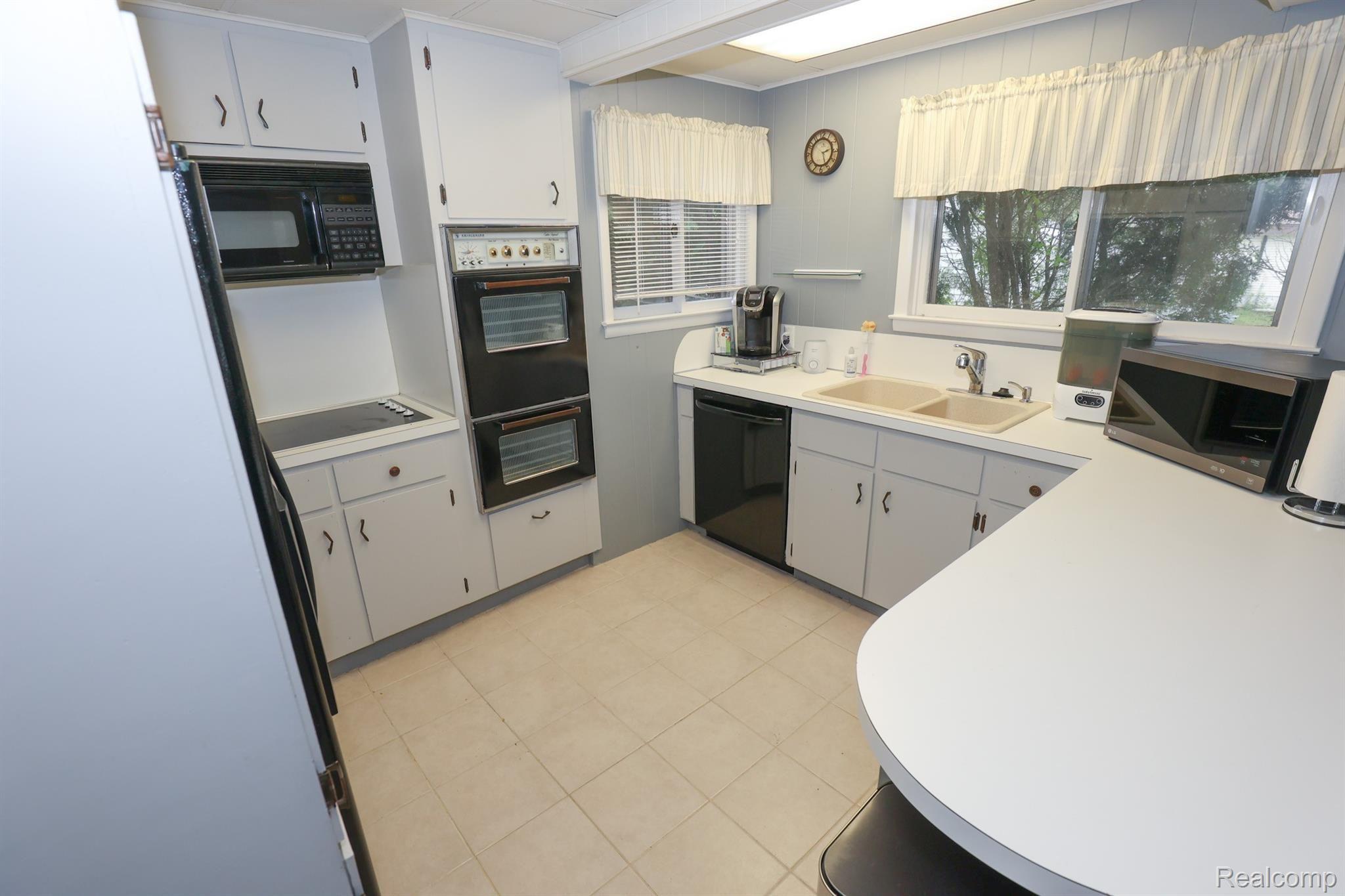 9117 Evee Road Clarkston, MI 48348 - Photo 7 of 40 182A0138.jpg