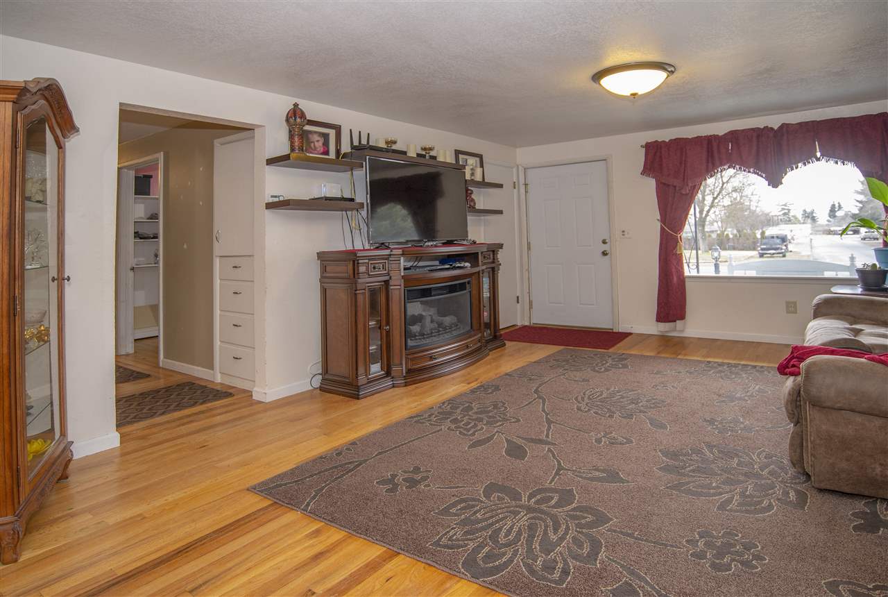 2102 North Elton Road Spokane Valley, WA 99212 - Photo 3 of 20