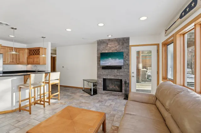 $700,000 | 1140 South Gillette, Unit 5, Wisconsin Dells, WI 53965