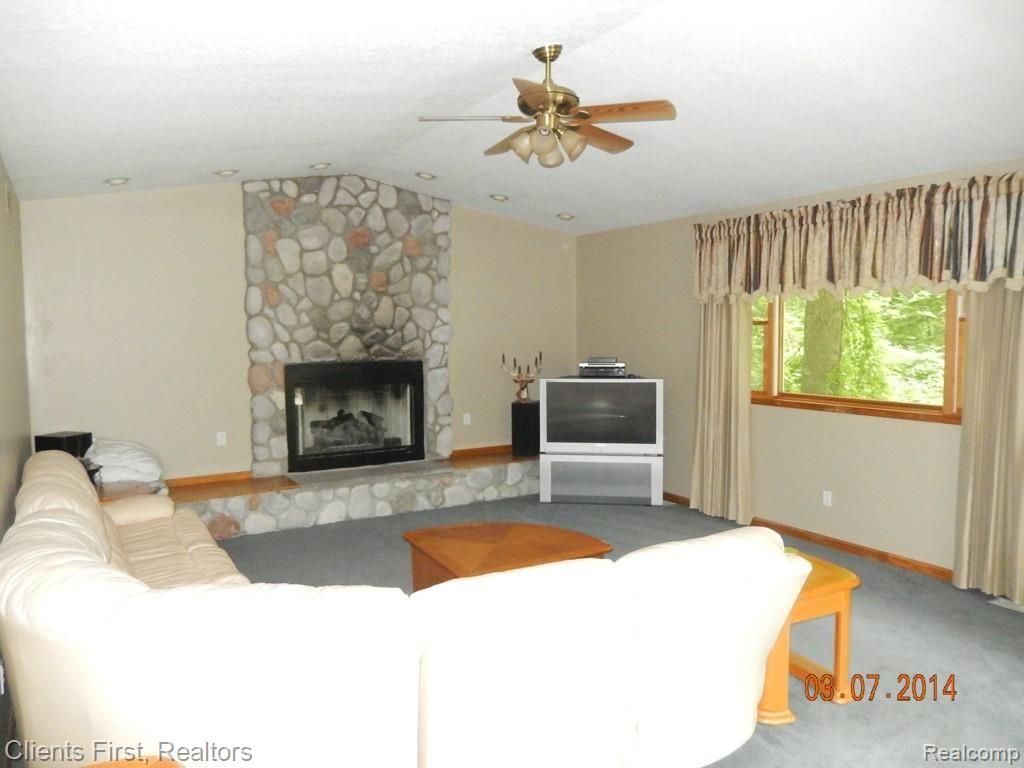 18781 Hannan Road New Boston, MI 48164 - Photo 30 of 48 DSCN3654.jpg