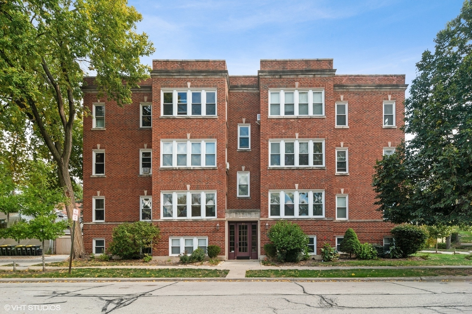 35 West Avenue, Unit 2S Riverside, IL 60546 - Photo 1 of 1 a front view of a building