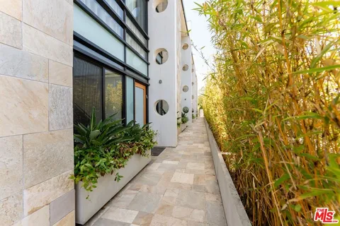 $1,799,000 | 2726 Montana Avenue, Unit E, Santa Monica, CA 90403