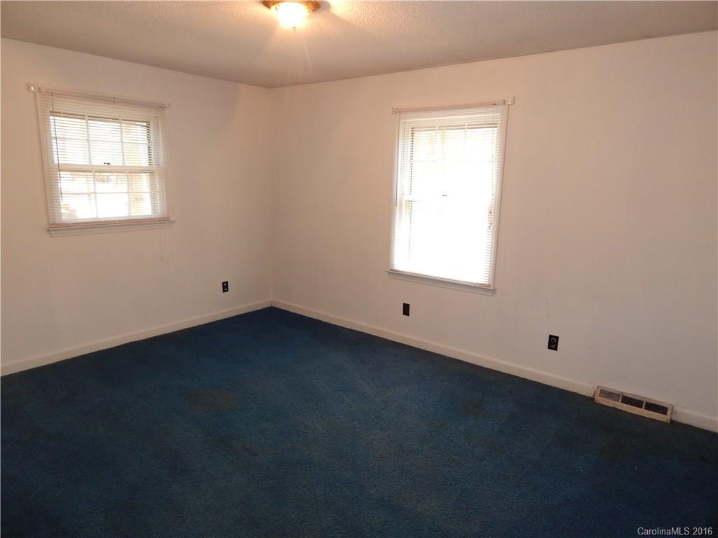 936 Helms Road Charlotte, NC 28214 - Photo 12 of 18 Gallery Image 12