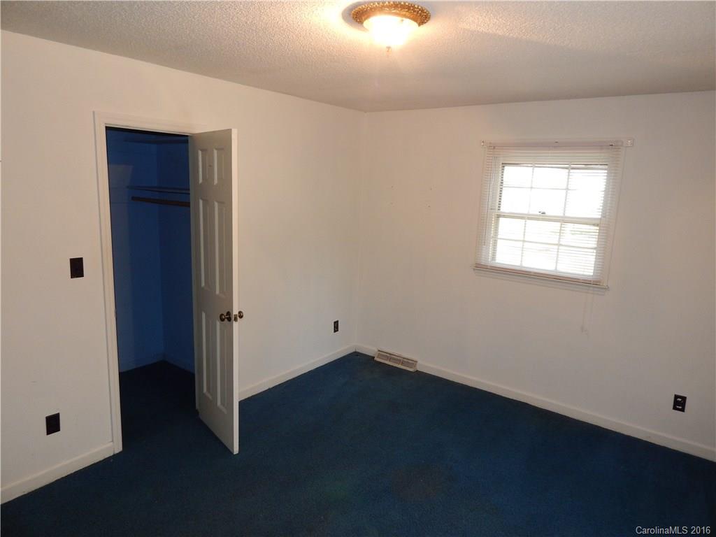 936 Helms Road Charlotte, NC 28214 - Photo 13 of 18 Gallery Image 13