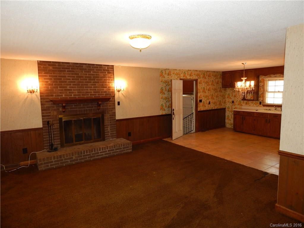 936 Helms Road Charlotte, NC 28214 - Photo 3 of 18 Gallery Image 3