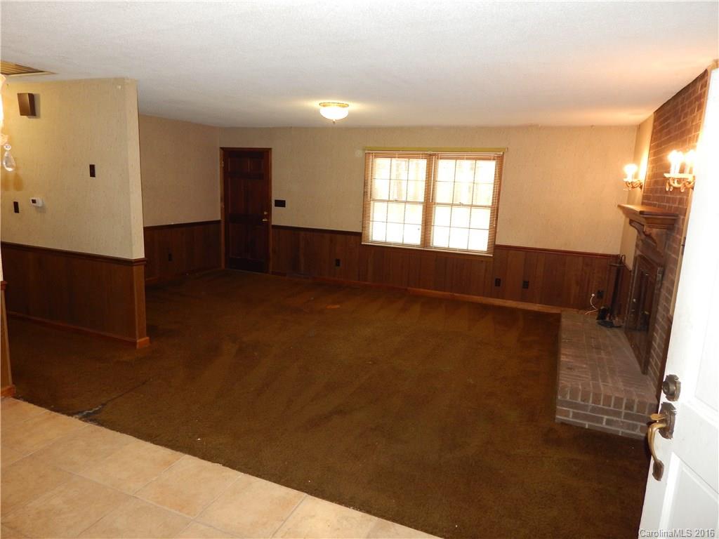 936 Helms Road Charlotte, NC 28214 - Photo 4 of 18 Gallery Image 4