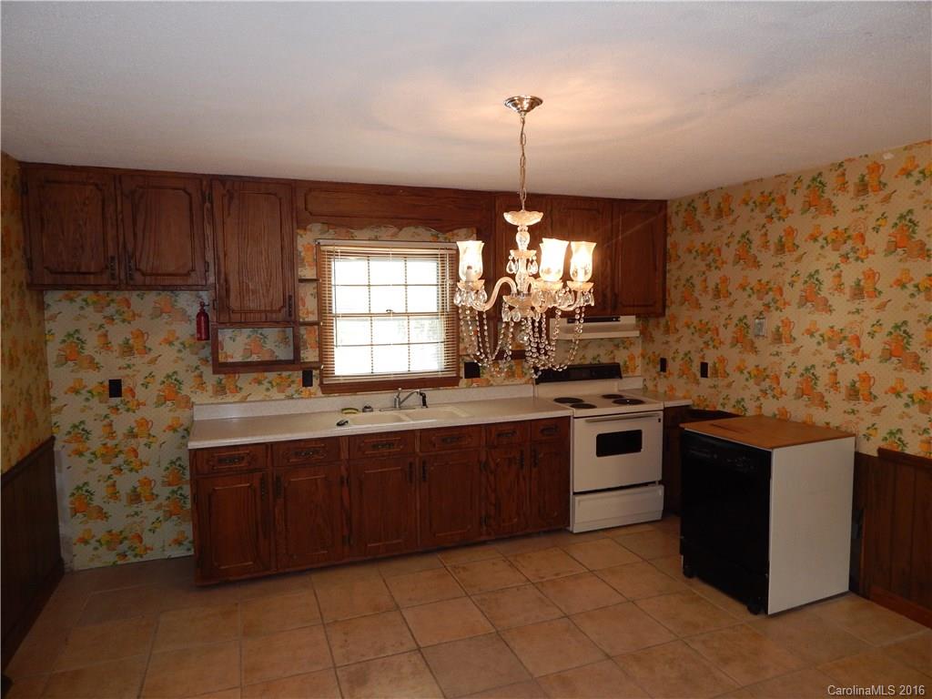 936 Helms Road Charlotte, NC 28214 - Photo 5 of 18 Gallery Image 5
