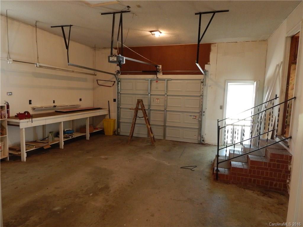 936 Helms Road Charlotte, NC 28214 - Photo 8 of 18 Gallery Image 8