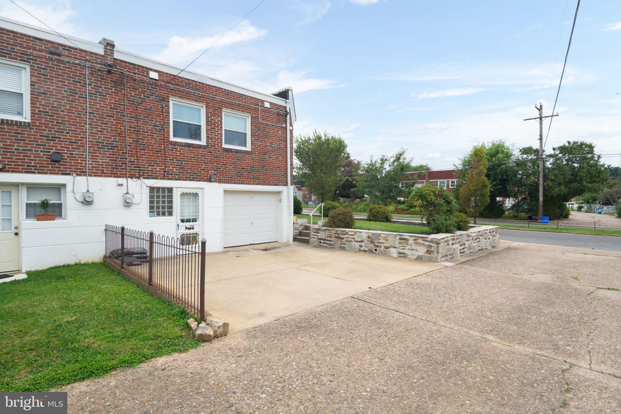8900 Blue Grass Road Philadelphia, PA 19152 - Photo 31 of 31 Exterior Rear