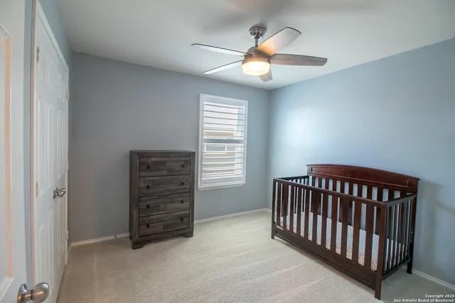 a view of livingroom with furniture