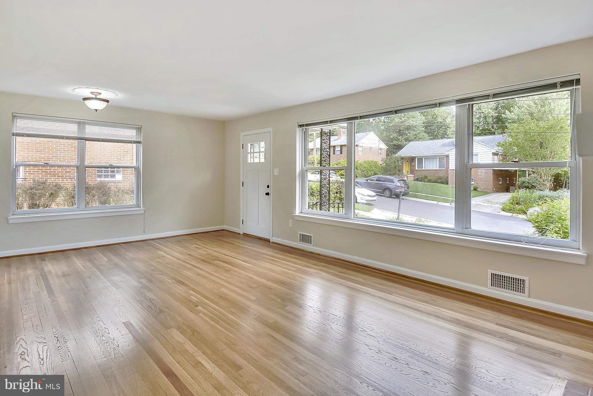 1502 Sanford Road Silver Spring, MD 20902 - Photo 7 of 30 Living Room