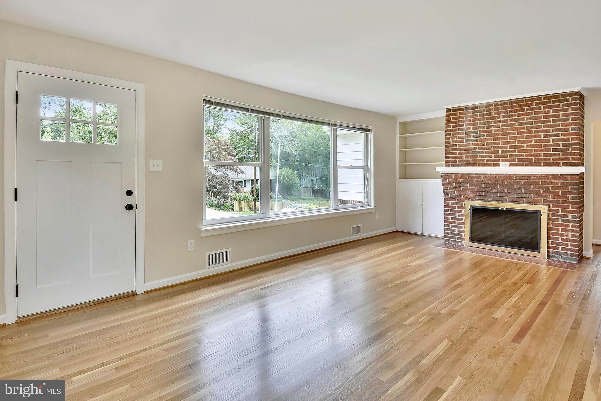 1502 Sanford Road Silver Spring, MD 20902 - Photo 8 of 30 Living Room