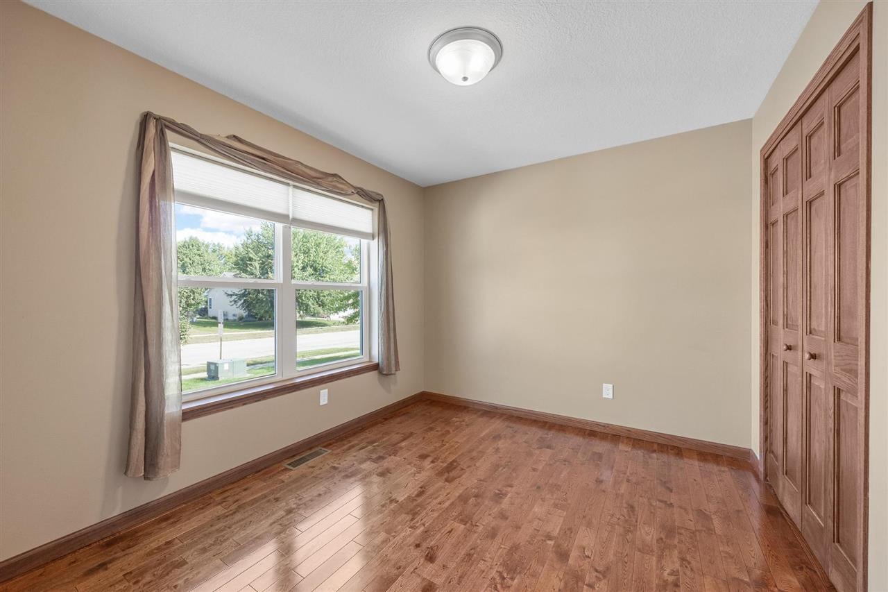 609 Rosedale Drive Center Point, IA 52213 - Photo 18 of 40 Gallery Image 18