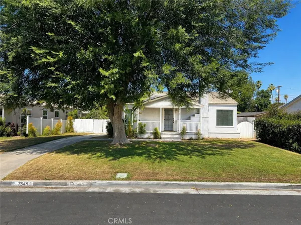 $2,800 | 7545 Mt Vernon Street, Riverside, CA 92504