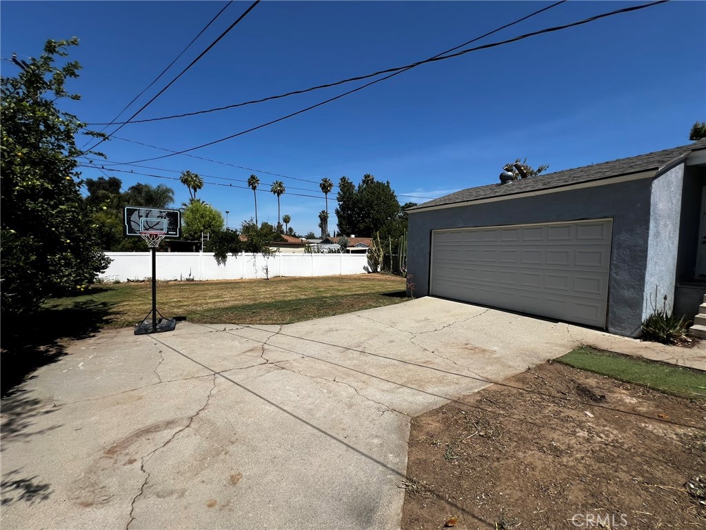 7545 Mt Vernon Street Riverside, CA 92504 - Photo 4 of 35