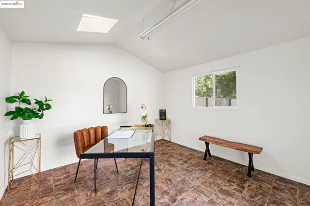 $1,295,000 | 8170 Surrey Lane, Oakland, CA 94605