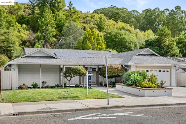 $1,295,000 | 8170 Surrey Lane, Oakland, CA 94605