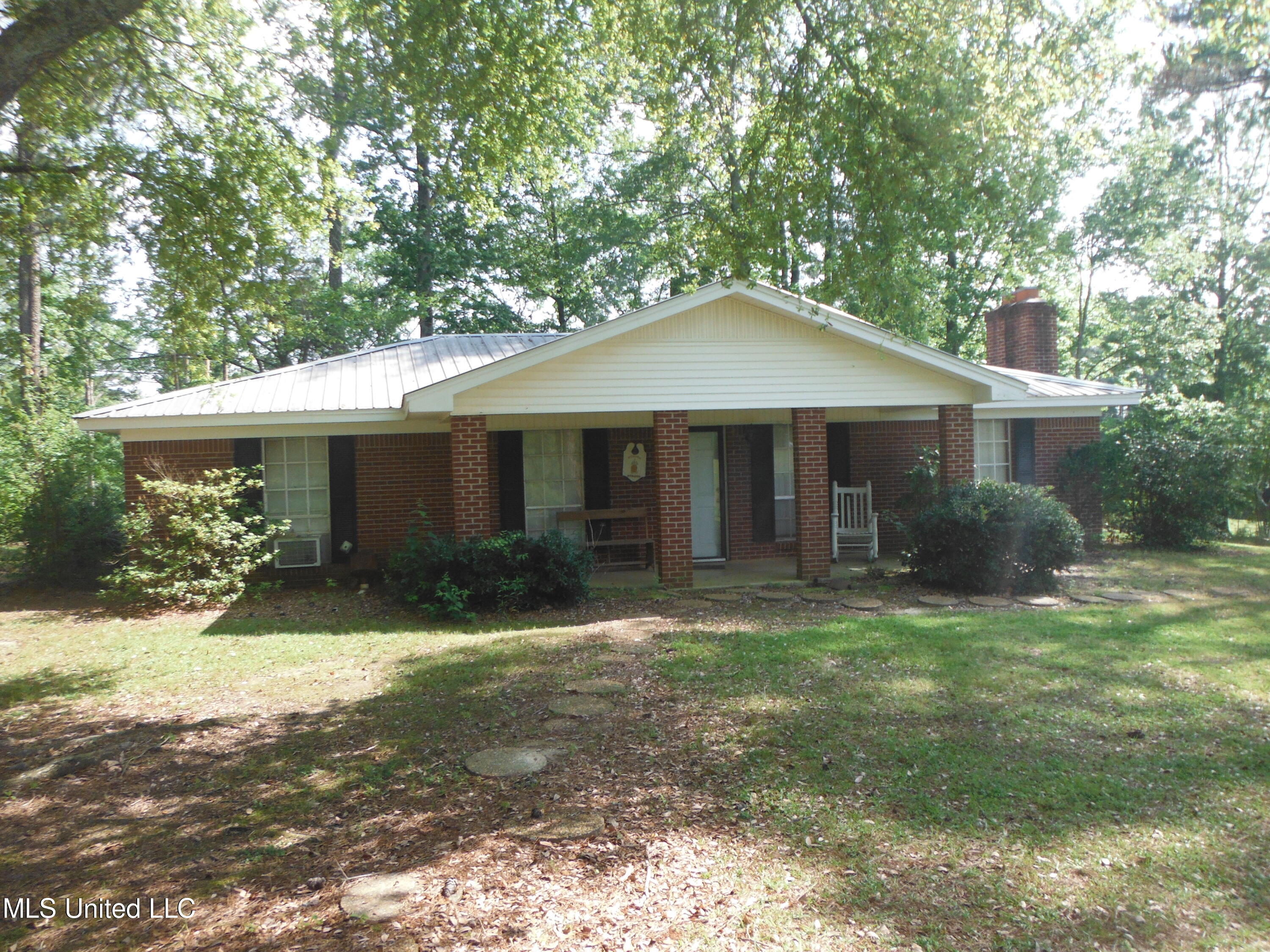 340 Center Crossing Road Kosciusko, MS 39090 - Photo 1 of 27 Center Crossing Rd 004