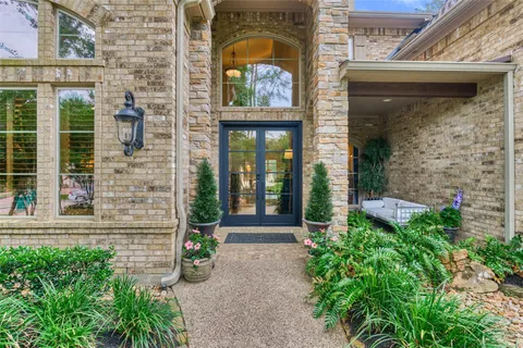 $1,795,000 | 27 South Knightsgate Circle, The Woodlands, TX 77382