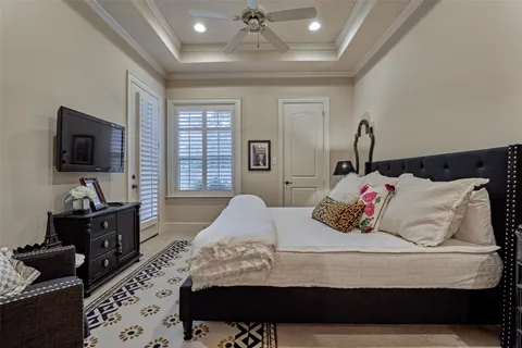 $1,795,000 | 27 South Knightsgate Circle, The Woodlands, TX 77382