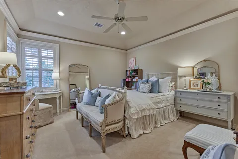 $1,795,000 | 27 South Knightsgate Circle, The Woodlands, TX 77382