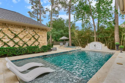 $1,795,000 | 27 South Knightsgate Circle, The Woodlands, TX 77382