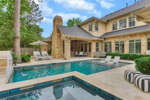 $1,795,000 | 27 South Knightsgate Circle, The Woodlands, TX 77382