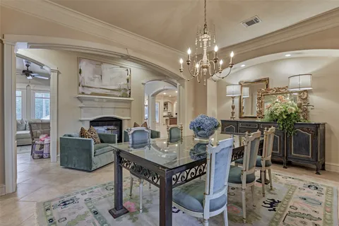 $1,795,000 | 27 South Knightsgate Circle, The Woodlands, TX 77382