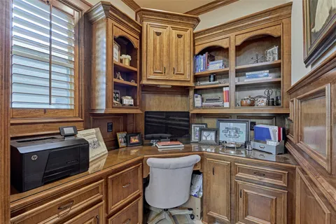 $1,795,000 | 27 South Knightsgate Circle, The Woodlands, TX 77382